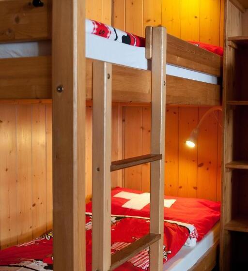 Трехместный Номер Стандарт Совместная Ванная, Valley Hostel