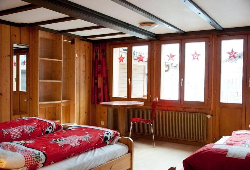 Трехместный Номер Стандарт Совместная Ванная, Valley Hostel