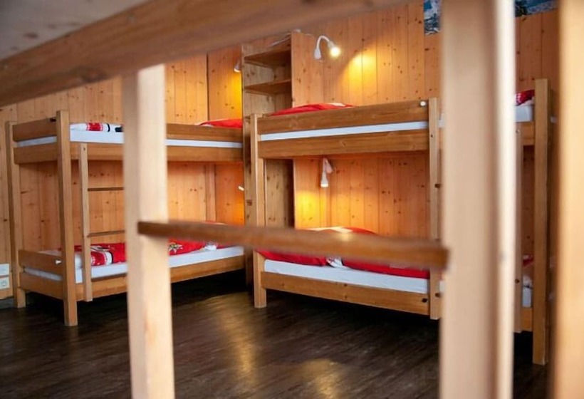 Номер Стандарт Четырехместный Совместный Санузел, Valley Hostel