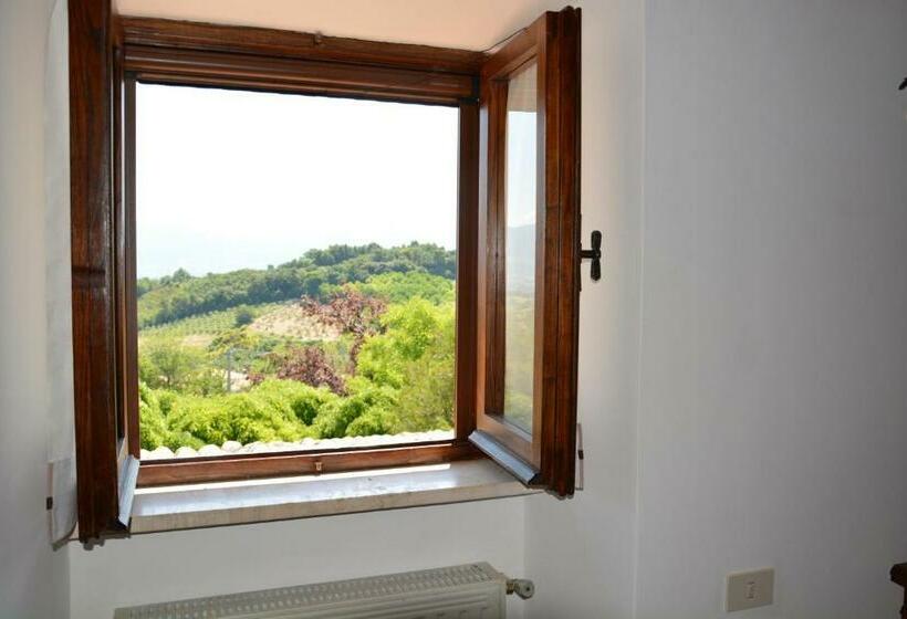 اتاق لوکس, Casale Fusco