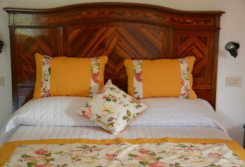 اتاق لوکس, Casale Fusco