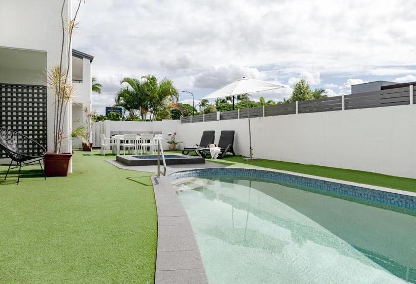 Люкс, Noosa Parade Holiday Inn