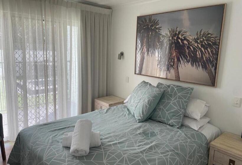 Апартаменты Премиум 1 Спальня, Noosa Parade Holiday Inn