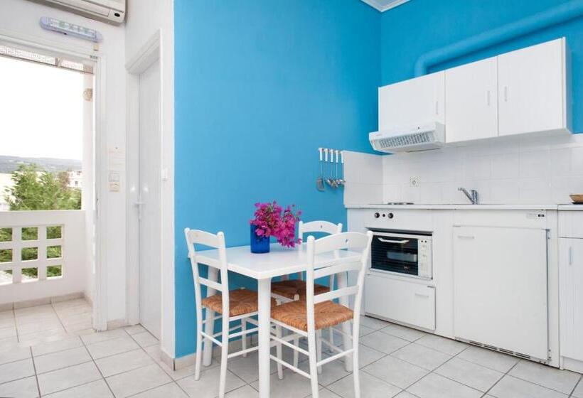 스탠다드 스튜디오, Daphne S Club Hotel Apartments