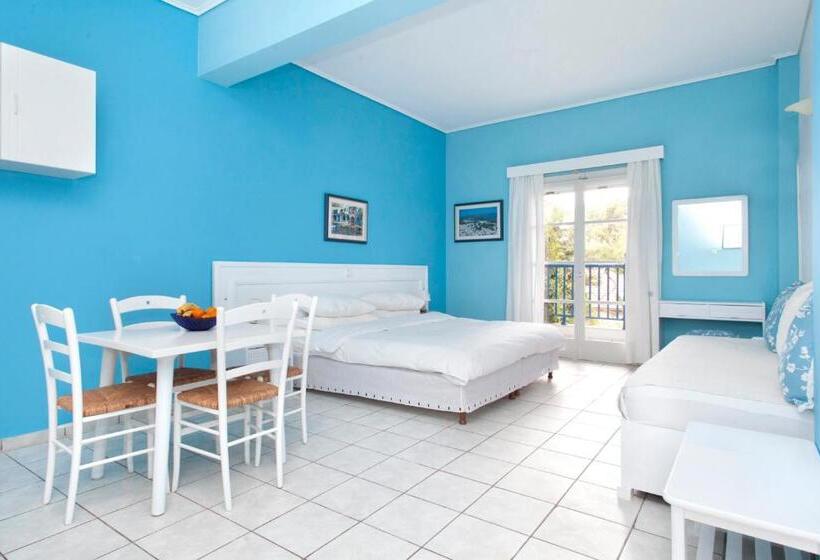 스탠다드 스튜디오, Daphne S Club Hotel Apartments