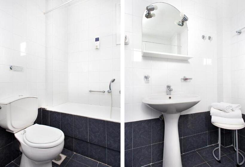 스탠다드 스튜디오, Daphne S Club Hotel Apartments