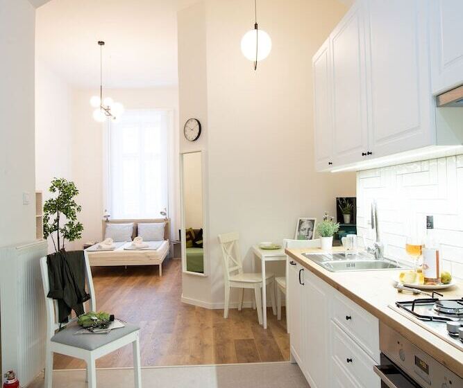 带1个卧室的舒适公寓, Friends Hostel & Apartments