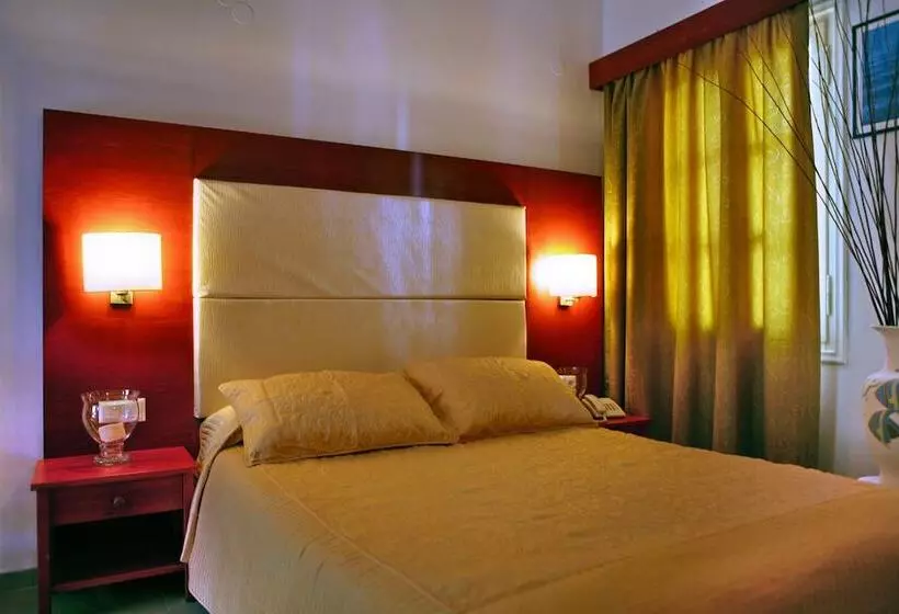Chambre Standard, Aegeon