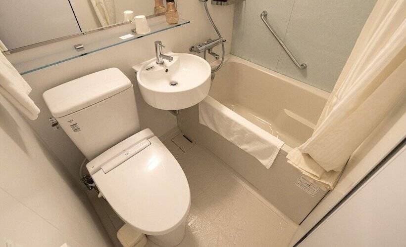 标准单人间, Eclair Hakata