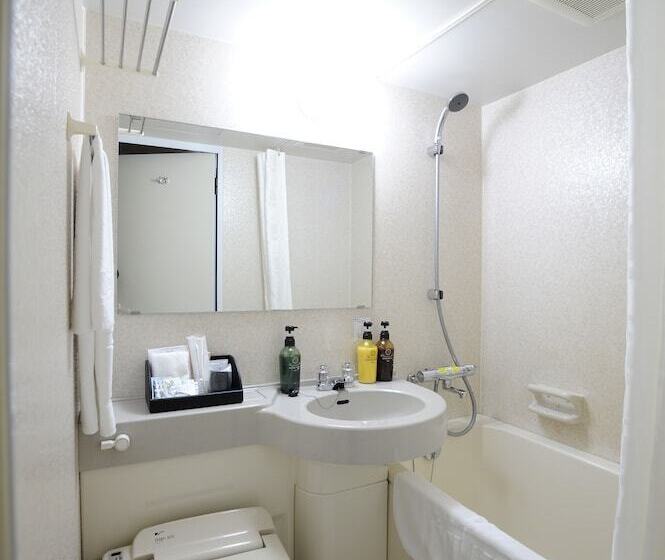 标准单人间, Eclair Hakata