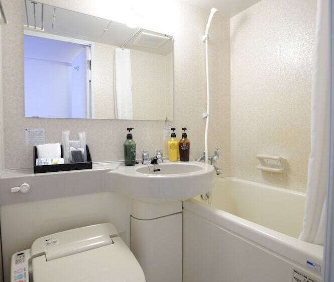 标准单人间, Eclair Hakata