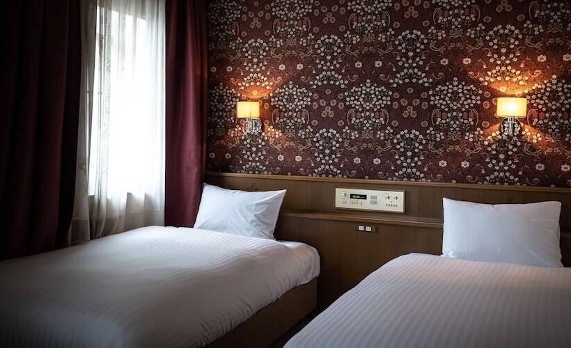 标准间, Eclair Hakata