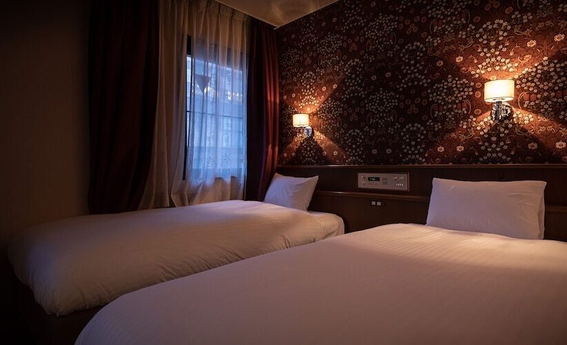 标准间, Eclair Hakata