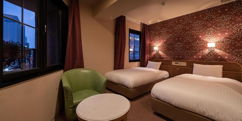 标准间, Eclair Hakata