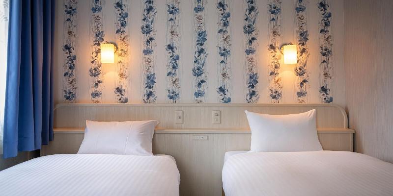 标准间, Eclair Hakata