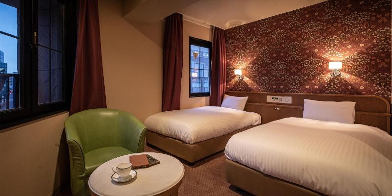 标准间, Eclair Hakata