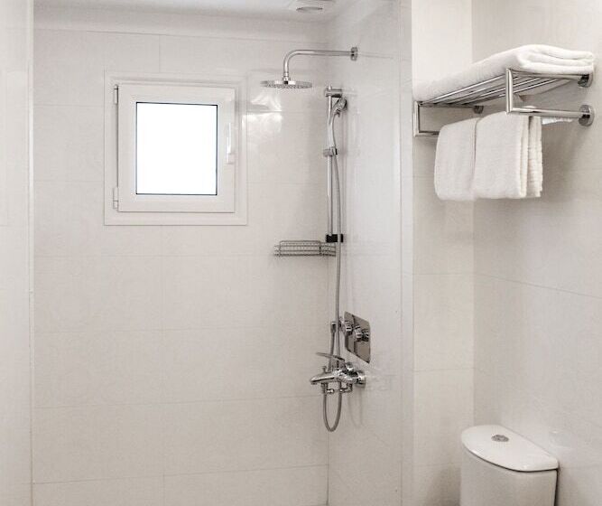 חדר משפתחתי סופריור, Karalis City