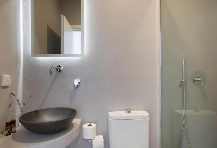 اتاق استاندارد, Kouros Village