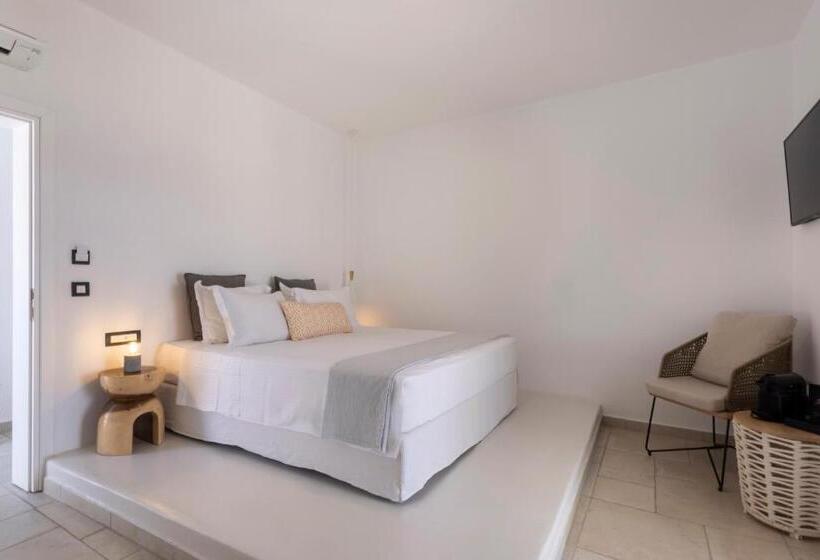 استودیوی استاندارد با چشمانداز دریا, Kouros Village