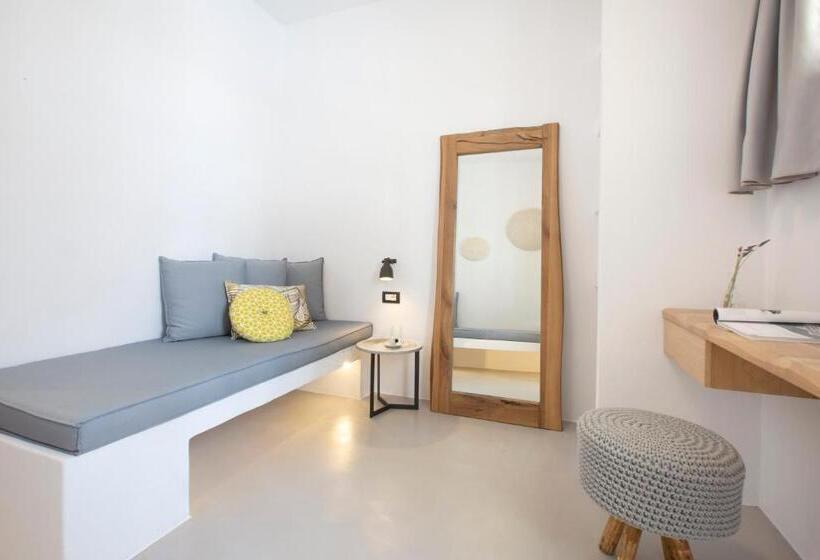 سوییت جونیور با چشمانداز دریا, Kouros Village