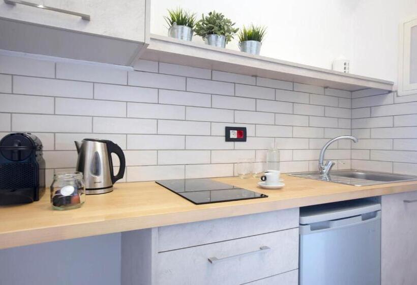 آپارتمان 1 خوابه با چشمانداز استخر, Kouros Village