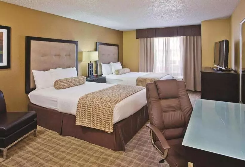 اتاق استاندارد با 2 تخت دوبل, La Quinta Inn & Suites By Wyndham Hot Springs