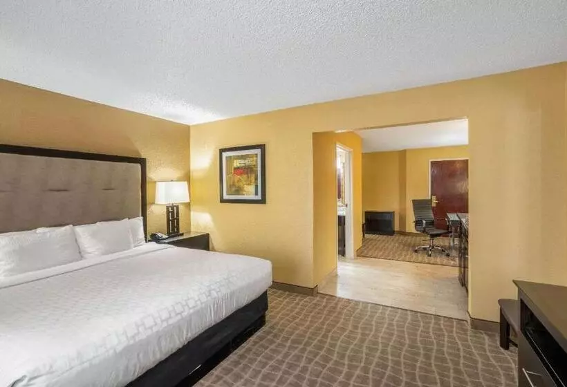 سوئیت با تخت بزرگ, La Quinta Inn & Suites By Wyndham Hot Springs