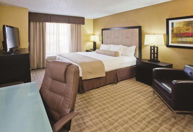 适合残疾人士使用的带超级大床的标准间, La Quinta Inn & Suites By Wyndham Hot Springs