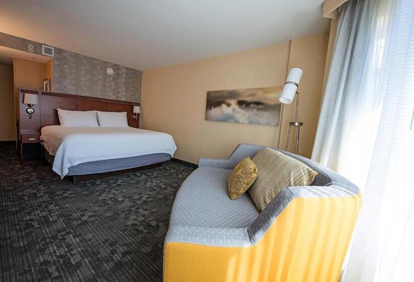 キングサイズベッドのスタンダードルーム, Courtyard By Marriott Halifax Downtown