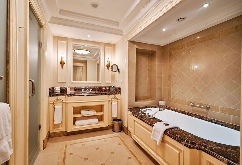 سوییت جونیور, Fairmont Grand Hotel Kyiv