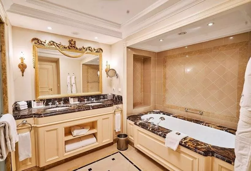 اتاق لوکس, Fairmont Grand Hotel Kyiv