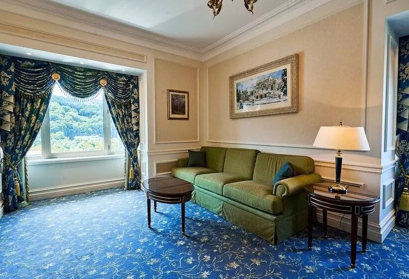 سوییت جونیور, Fairmont Grand Hotel Kyiv