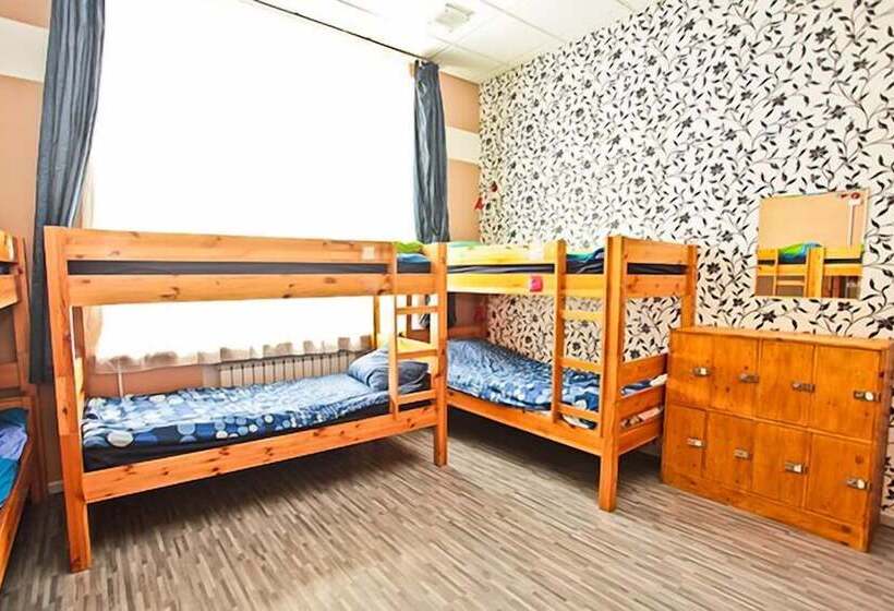 تختخواب در اتاق مشترک, Napoleon Hostel