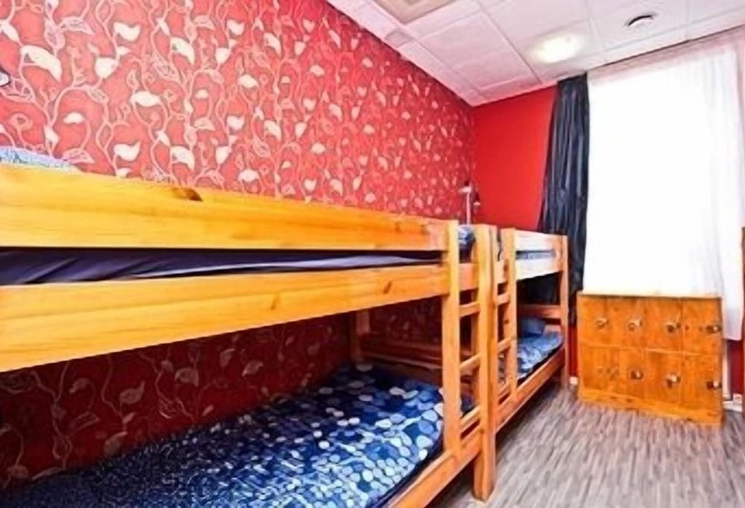 تختخواب در اتاق مشترک, Napoleon Hostel