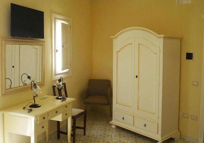 Comfort room with city view, Sine Tempore B&b