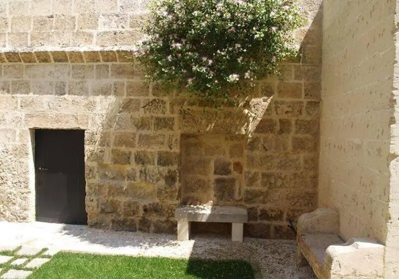 スイート, Sine Tempore B&b