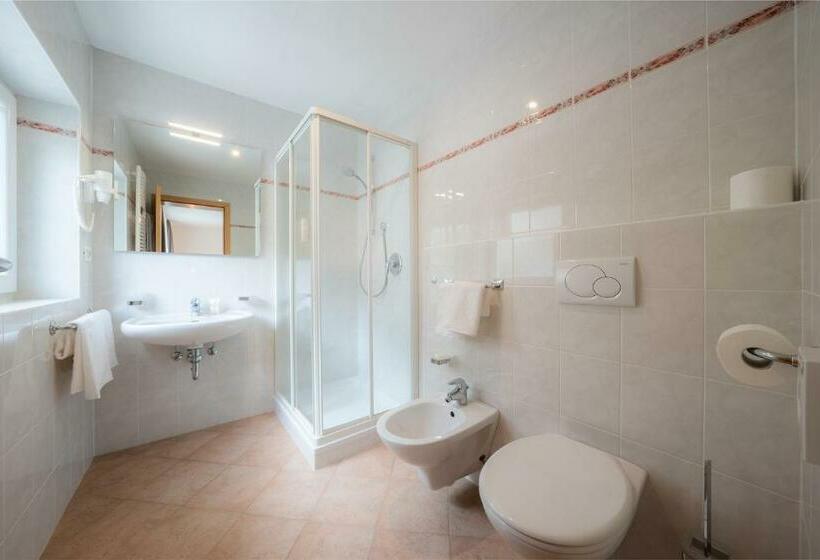 スタンダードルーム, Monte44