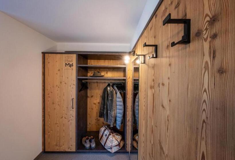 スーペリアの４人部屋, Monte44