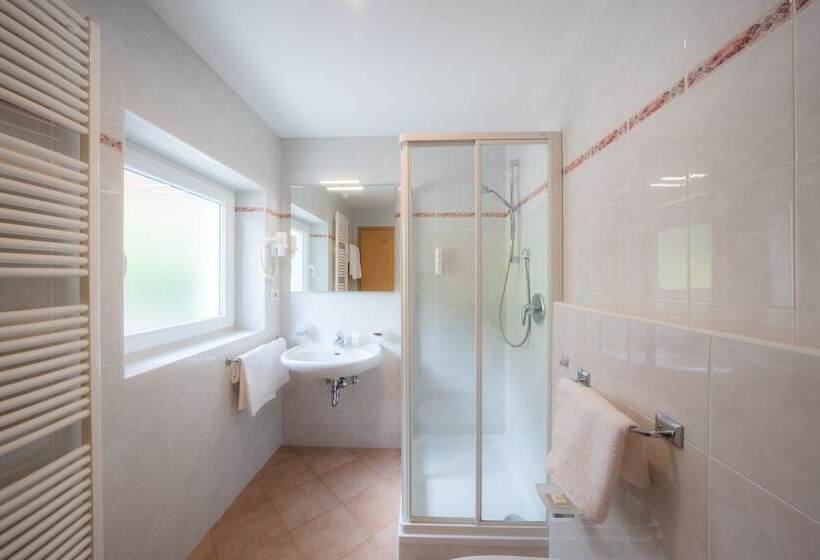 スーペリアトリプルルーム, Monte44