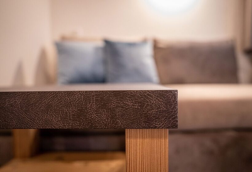 スーペリアトリプルルーム, Monte44