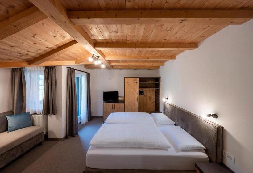 スーペリアトリプルルーム, Monte44