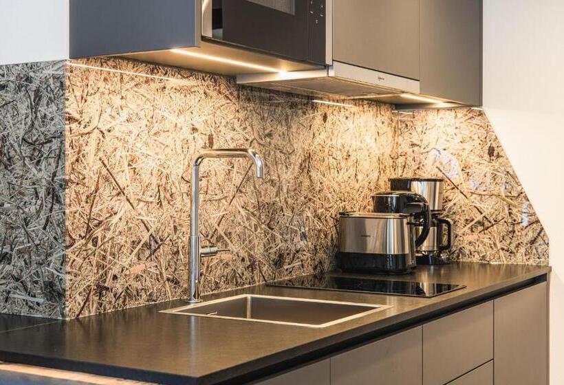 חדר סטנדרט, Wolf