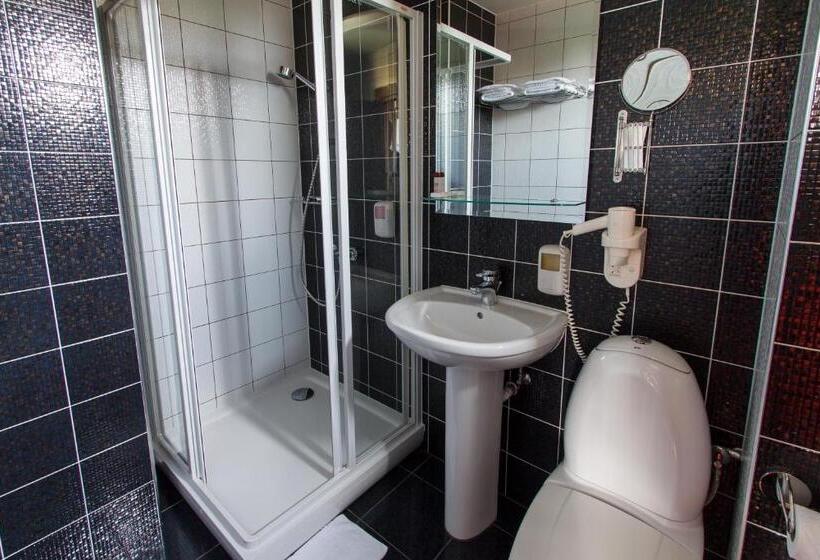 スタンダードルーム, Anna