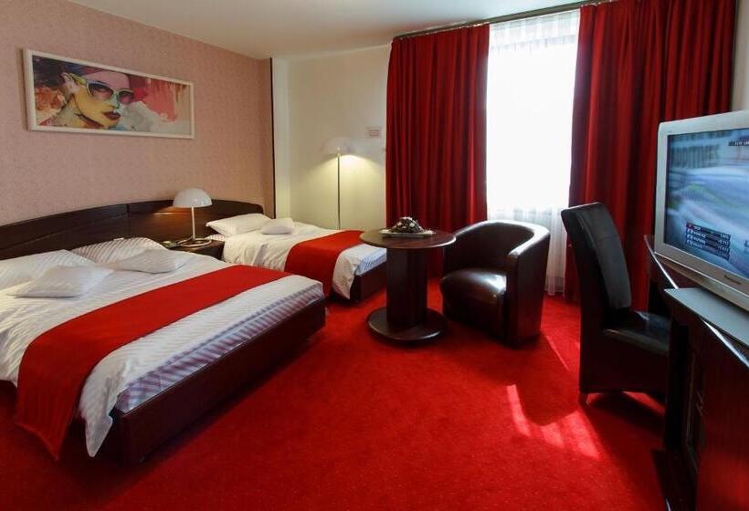 スタンダードルーム, Anna