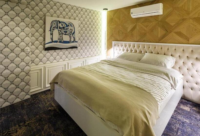 １ベッドルームアパートメント, Anna