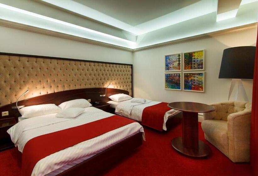 スーペリアールーム, Anna