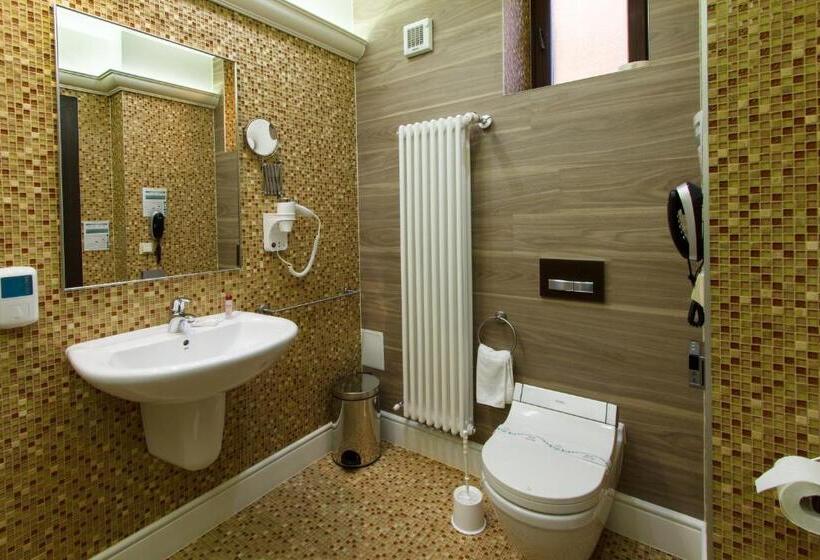 スーペリアールーム, Anna