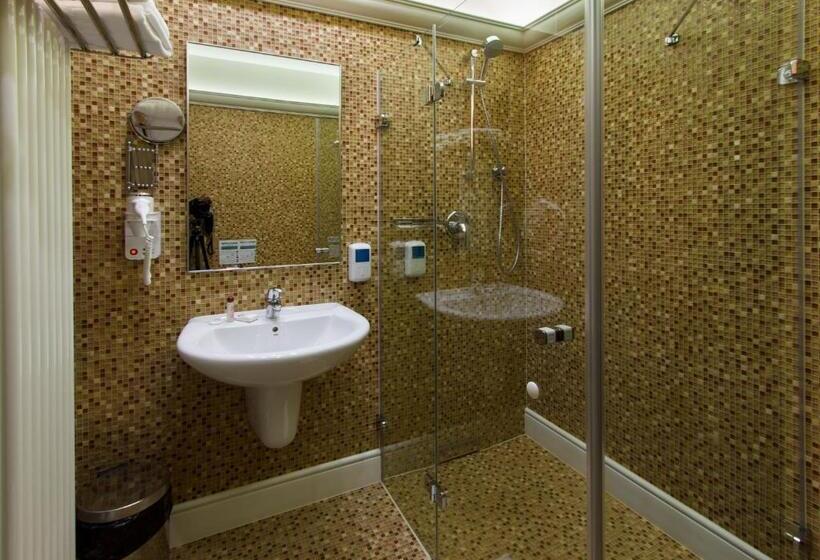 スーペリアールーム, Anna