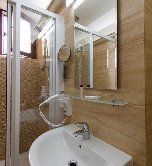 スタンダードルーム, Anna