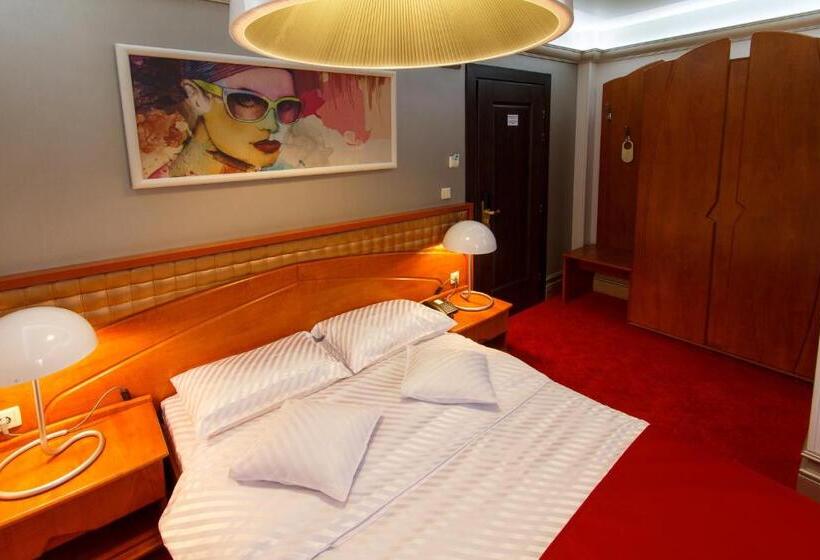 スタンダードルーム, Anna